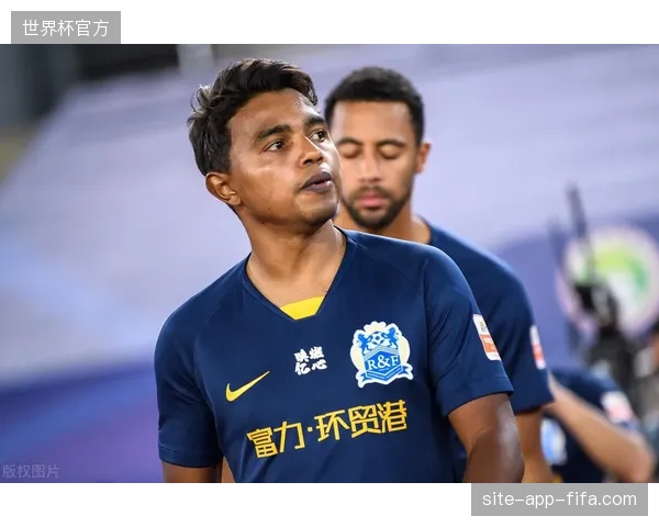 国际足联全面升级球员医疗保障体系,旨在通过新规应对漫长赛季和高温天气带来的伤病风险 国际足联全面升级球员医疗保障体系,旨在通过新规应对漫长赛季和高温天气带来的伤病风险